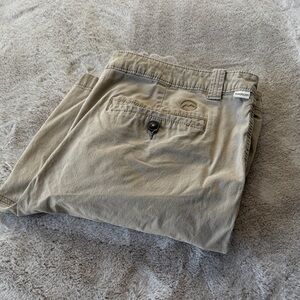 Magellan Outdoors Tan Flat Front Men Shorts